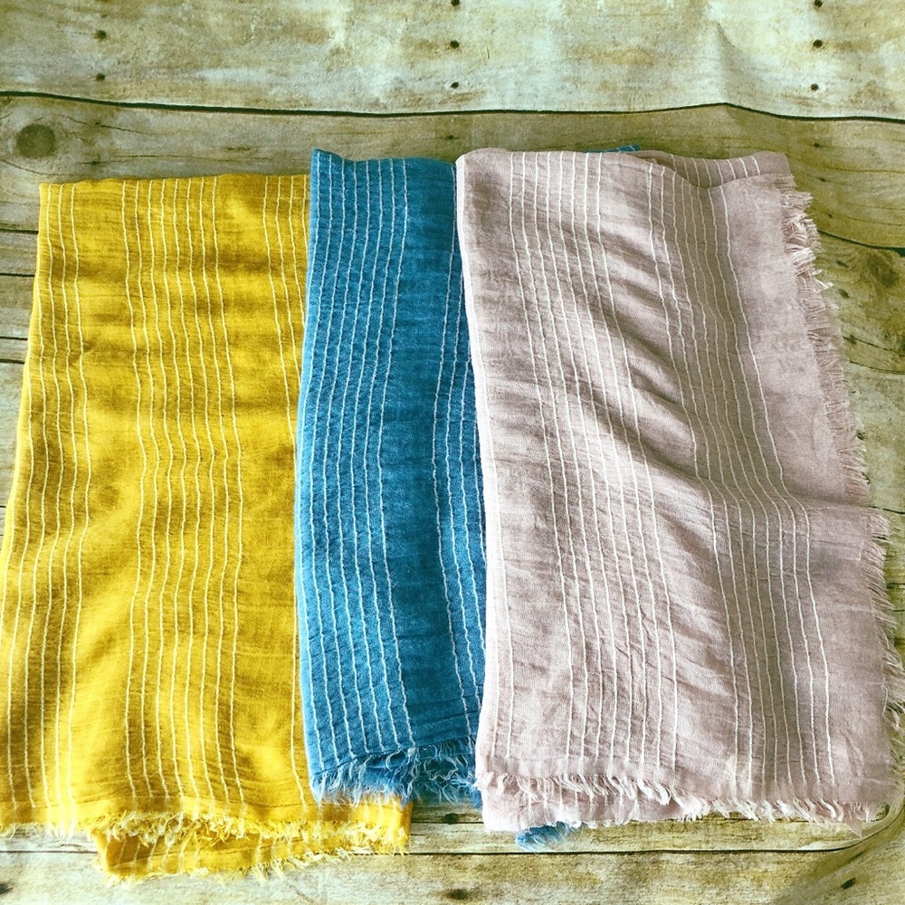 BLUE WOMANS FASHION SCARF